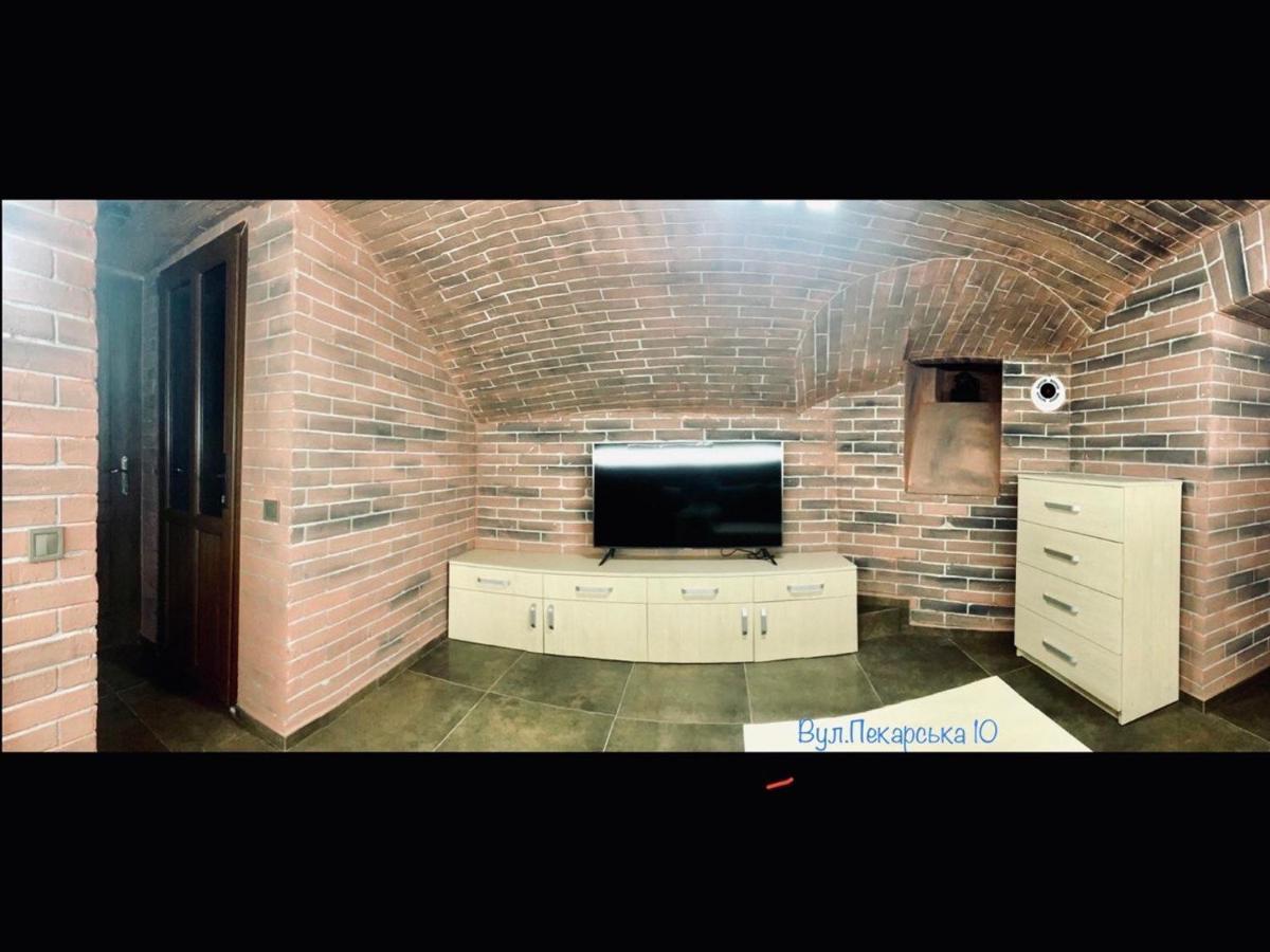 Apartments Pekarska Centr - Світло Є! Lviv Bagian luar foto