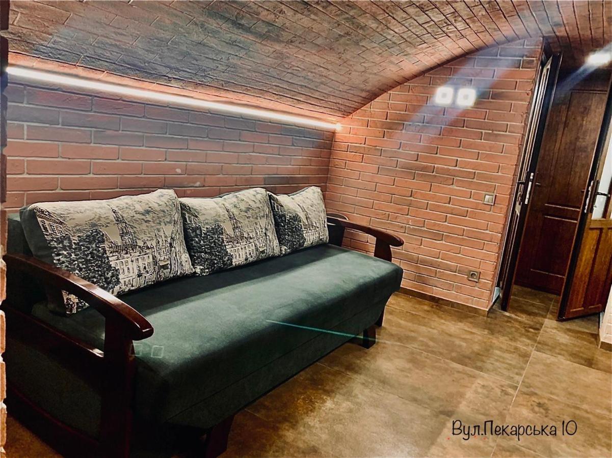 Apartments Pekarska Centr - Світло Є! Lviv Bagian luar foto